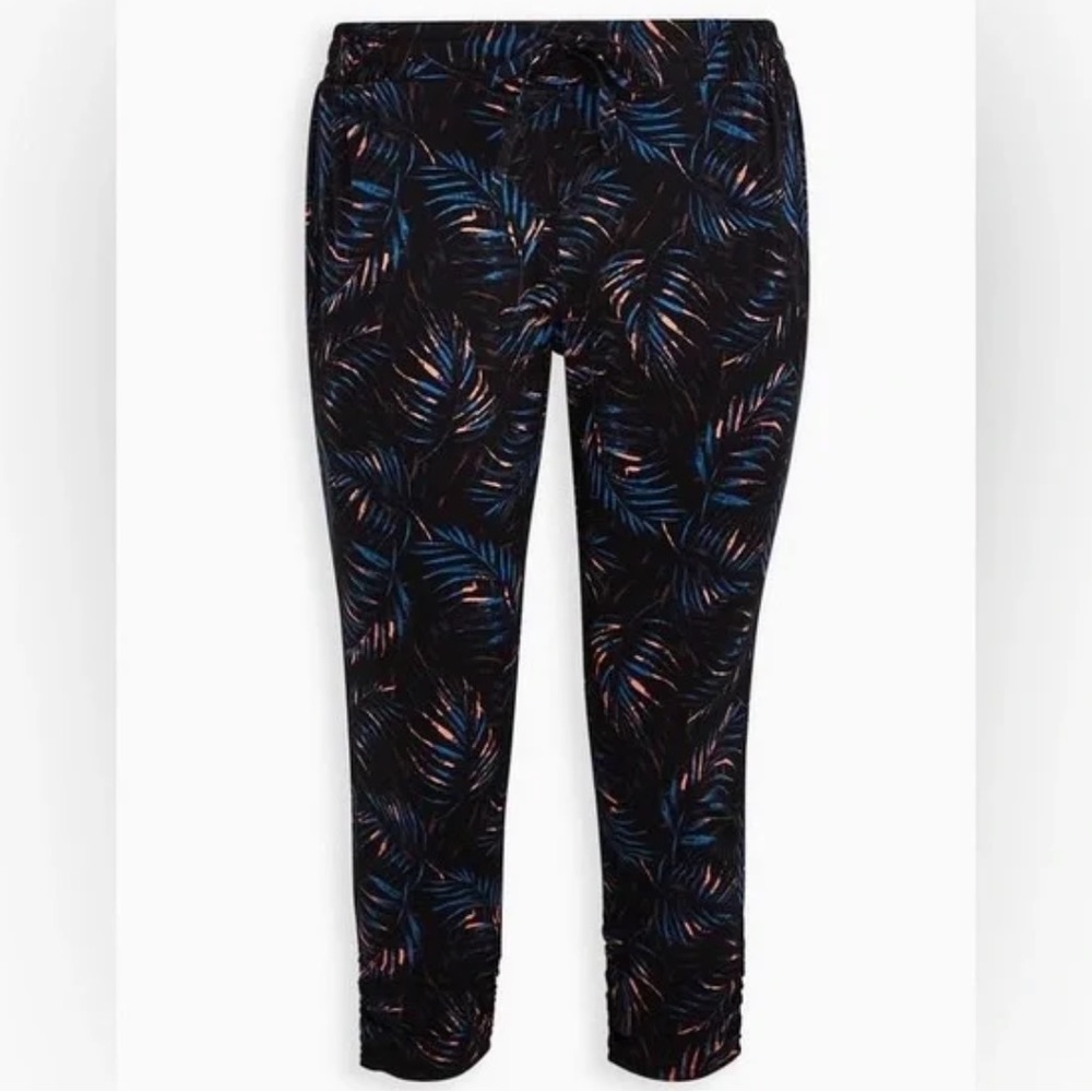 Torrid Crop Classic Fit Jogger Stretch Challis Mid-Rise Pant Size 2